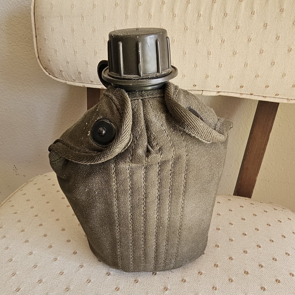Military canteen